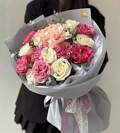 Букет "Liana" из гортензий, роз и эвкалипта