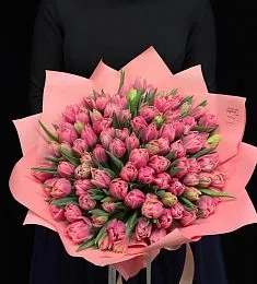 101 пионовидный тюльпан в букете