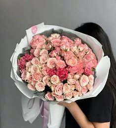 Букет "Valeria" из спрей роз