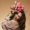 Букеты тюльпанов девушкам