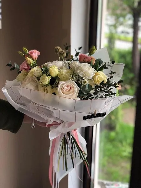 SPRING 4.0 букет из роз и гвоздик 1
